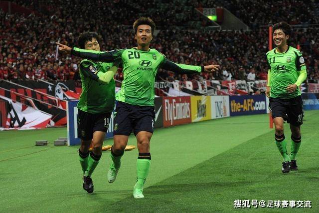 出差归来发现妻子与男友共处，我的反应让他们搬出去